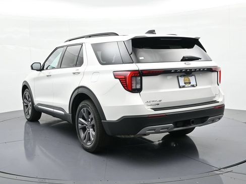 Used 2025 Ford Explorer Active w/ Active Comfort Package AWD/4WD image 8