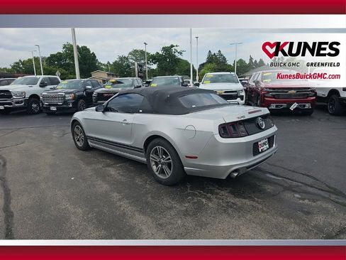 Used 2013 Ford Mustang Convertible RWD image 6