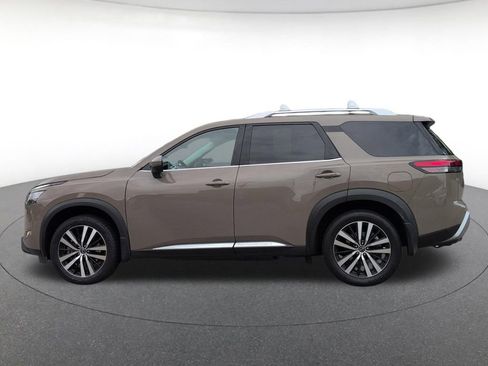 Used 2024 Nissan Pathfinder Platinum w/ Cargo Package FWD image 2