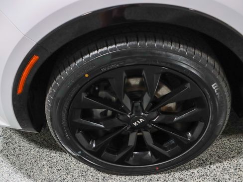 Used 2021 Kia Sorento SX image 11