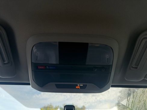 Used 2023 Subaru Crosstrek 2.0i Premium image 18