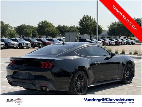 Used 2025 Ford Mustang GT Premium RWD image 4