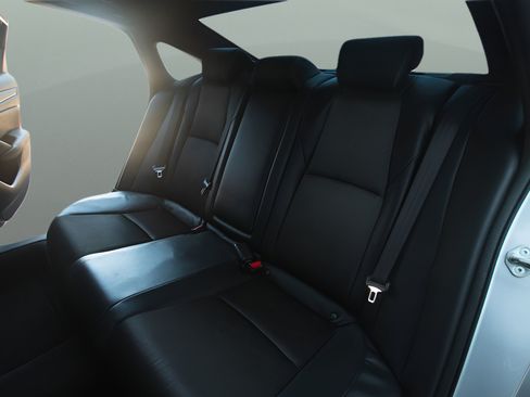 Used 2018 Honda Accord Sport image 11