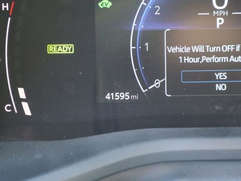 Used 2025 Toyota Camry SE image 29