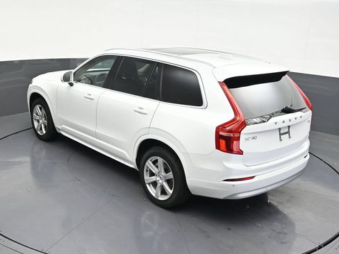 Used 2022 Volvo XC90 T5 Momentum FWD image 17
