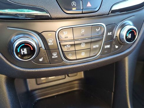 Certified 2023 Chevrolet Equinox RS w/ RS Leather Package image 22