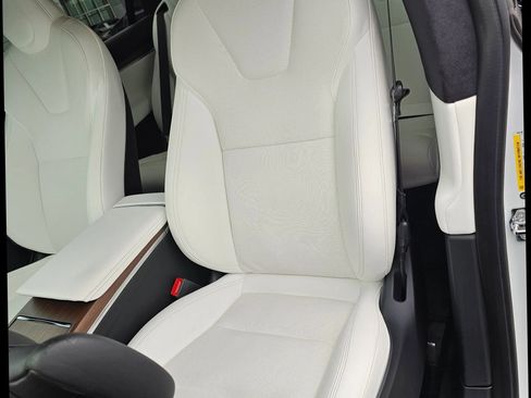 Used 2022 Tesla Model X AWD/4WD image 10