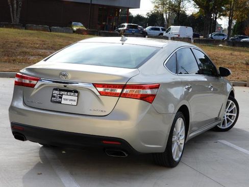 Used 2015 Toyota Avalon Limited image 7