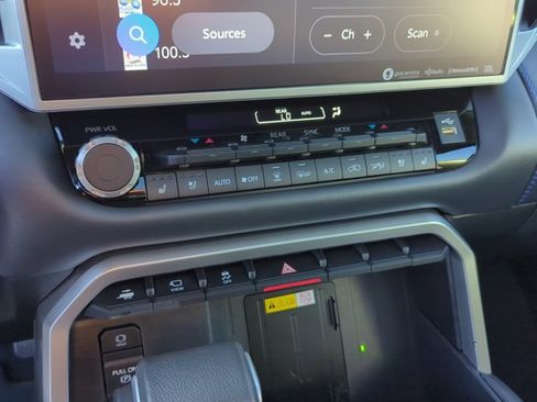 Used 2023 Toyota Sequoia Platinum image 19