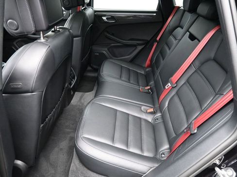 Certified 2024 Porsche Macan GTS AWD/4WD image 7