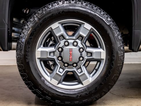 Used 2025 GMC Sierra 2500 SLT w/ SLT Premium Package AWD/4WD image 39