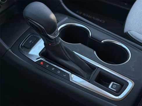 Certified 2024 Chevrolet Equinox LT w/ Driver Convenience Package image 19