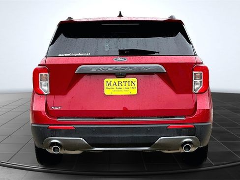 Used 2023 Ford Explorer XLT w/ Equipment Group 202A image 4