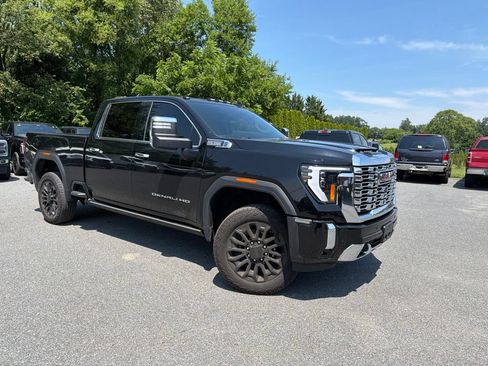 Used 2024 GMC Sierra 2500 Denali w/ Technology Package AWD/4WD image 1