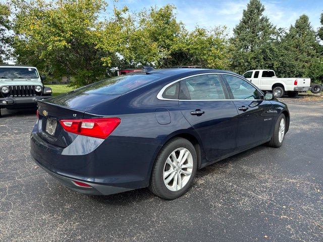 Used 2017 Chevrolet Malibu LT FWD image 4