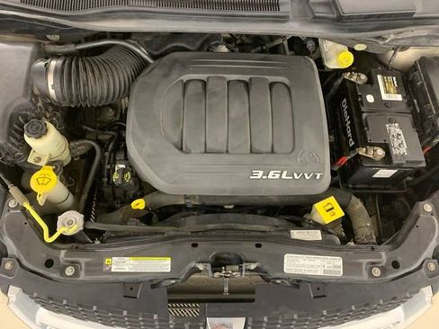 Used 2013 Dodge Grand Caravan SXT FWD image 31