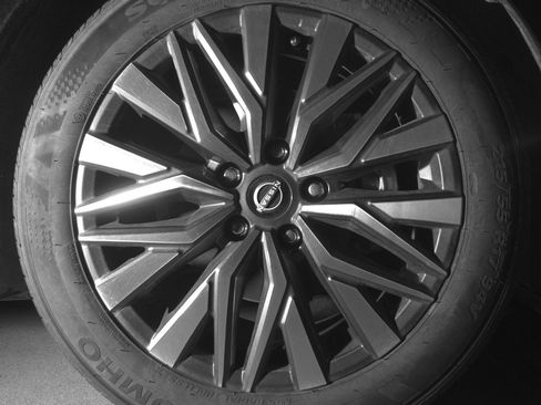 Used 2025 Nissan Altima 2.5 SV image 13