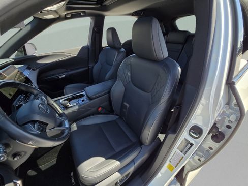 Used 2025 Lexus RX 350 Premium w/ Accessory Package (Z1) FWD image 12