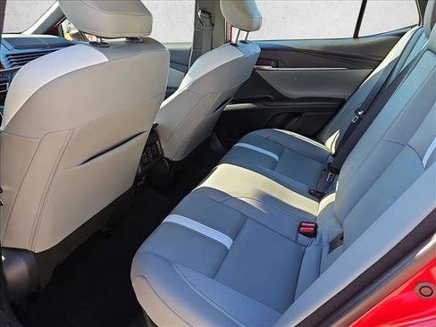 Used 2025 Toyota Camry SE image 16