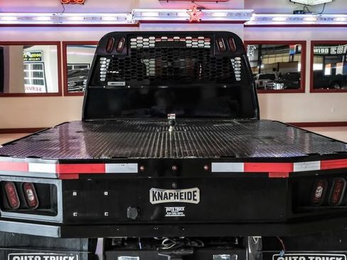 Used 2022 RAM 5500 Tradesman w/ Chrome Appearance Group AWD/4WD image 40