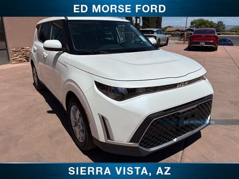 Used 2025 Kia Soul LX FWD image 10