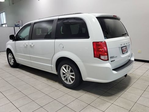 Used 2016 Dodge Grand Caravan SXT image 18