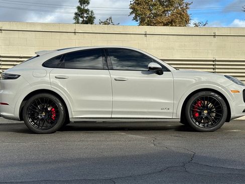 Used 2021 Porsche Cayenne GTS image 6