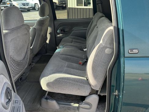 Used 1997 Chevrolet Suburban 4WD w/ Preferred Equipment Group 2 image 12