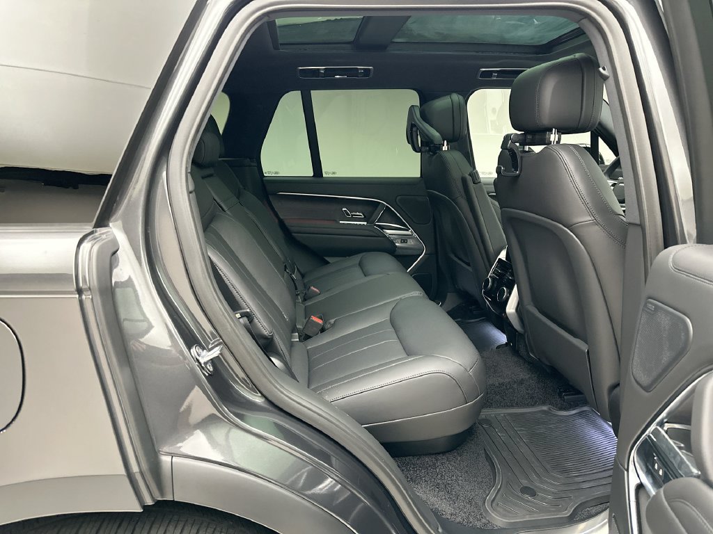 New 2026 Land Rover Range Rover SE AWD/4WD image 7