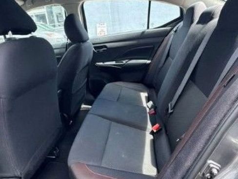Used 2022 Nissan Versa SR FWD image 4