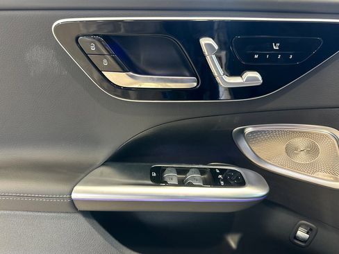 New 2025 Mercedes-Benz C 300 Sedan image 11