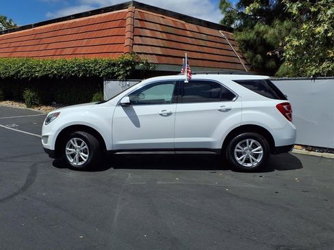 Used 2017 Chevrolet Equinox LT w/ Convenience Package AWD/4WD image 3