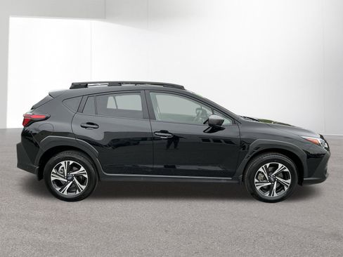 Used 2025 Subaru Crosstrek 2.0i Premium AWD/4WD image 2