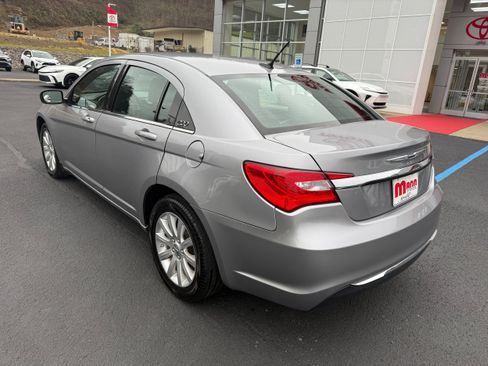 Used 2013 Chrysler 200 Touring w/ Cold Weather Group image 9
