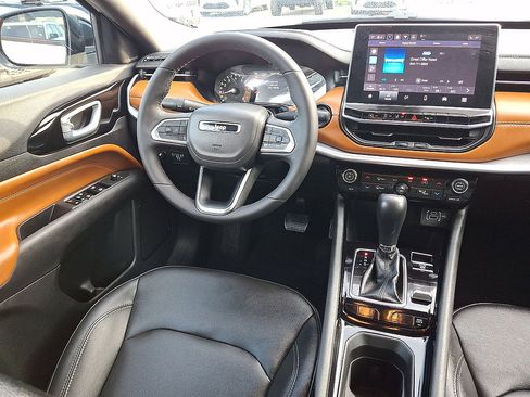 Certified 2025 Jeep Compass Limited AWD/4WD image 15