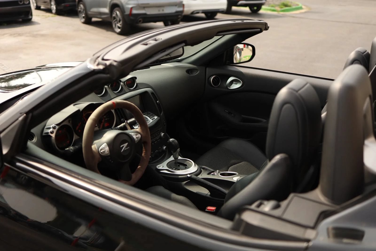 Used 2019 Nissan 370Z Touring RWD image 9
