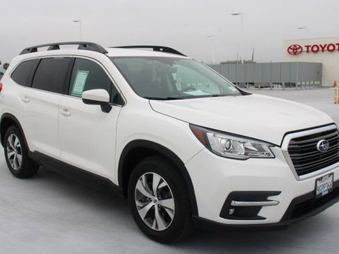Used 2020 Subaru Ascent Premium w/ Convenience Package AWD/4WD image 2