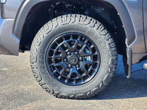 Used 2025 Toyota Tundra SR5 image 9