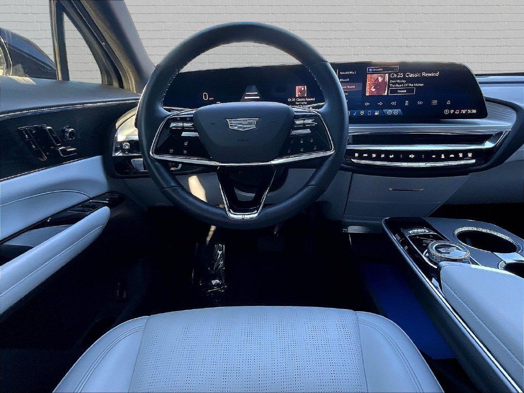 Used 2024 Cadillac Lyriq Luxury RWD image 5