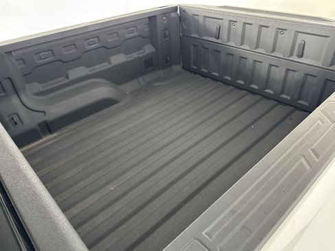 Used 2024 Chevrolet Colorado LT w/ LT Convenience Package image 14