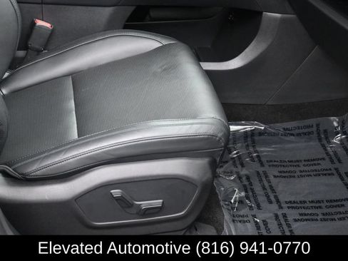 Used 2025 Hyundai Santa Fe Calligraphy AWD/4WD image 7