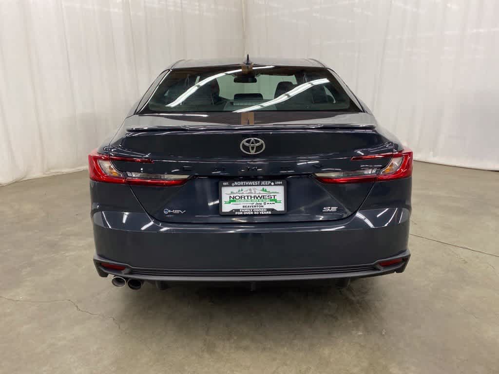 Used 2025 Toyota Camry SE FWD image 5