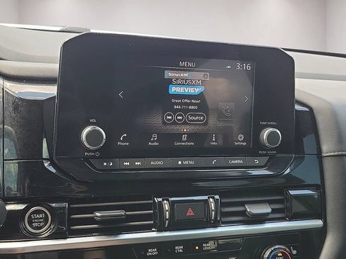 Used 2024 Nissan Pathfinder SV AWD/4WD image 16