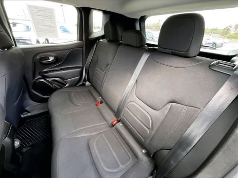 Used 2022 Jeep Renegade Latitude image 14