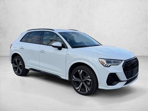 Used 2023 Audi Q3 2.0T Premium Plus w/ Premium Plus Package AWD/4WD image 3