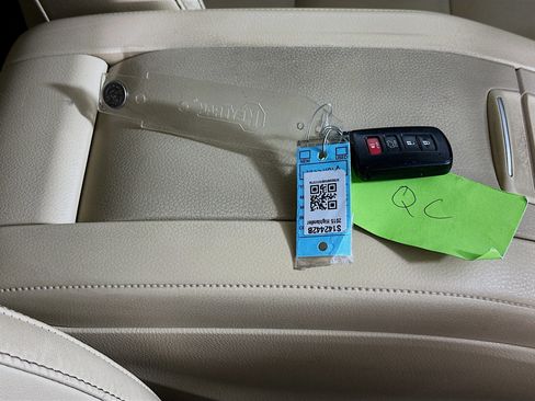 Used 2015 Toyota Highlander XLE FWD image 33