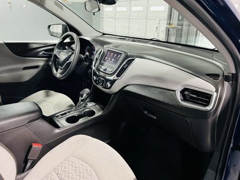Used 2022 Chevrolet Equinox LS image 33