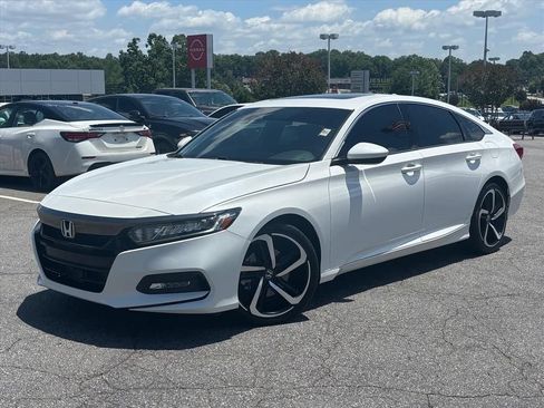 Used 2020 Honda Accord Sport image 2