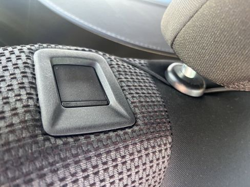 Used 2023 Subaru Outback Premium image 37