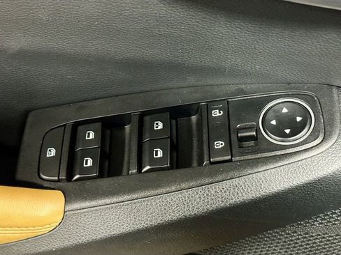 Used 2025 Kia Seltos EX w/ EX Sunroof Package AWD/4WD image 18